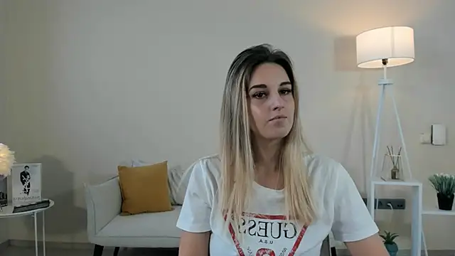 Snapshot of AnnettaUlman chatting on November 16, 6:51 am AnnettaUlman online show from November 16, 6:51 am