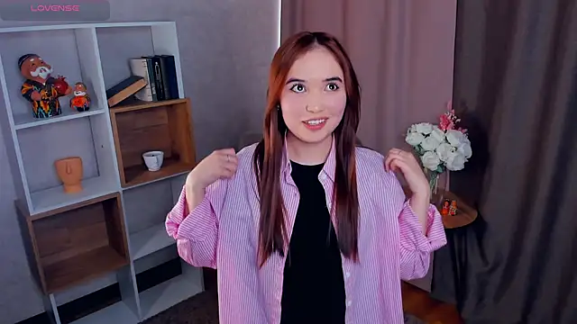 Snapshot of BetseyLaszlo chatting on November 18, 7:33 am BetseyLaszlo online show from November 18, 7:33 am