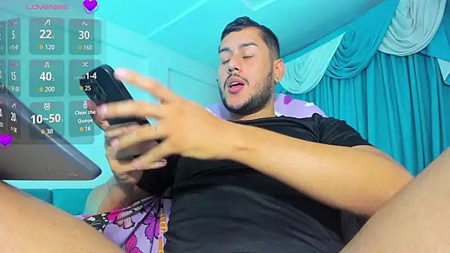 Latino Hot Boy online show from November 19, 4:45 am