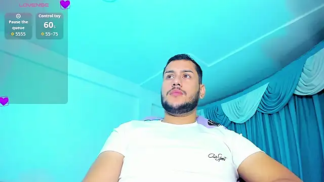 Latino Hot Boy online show from December 1, 7:15 pm