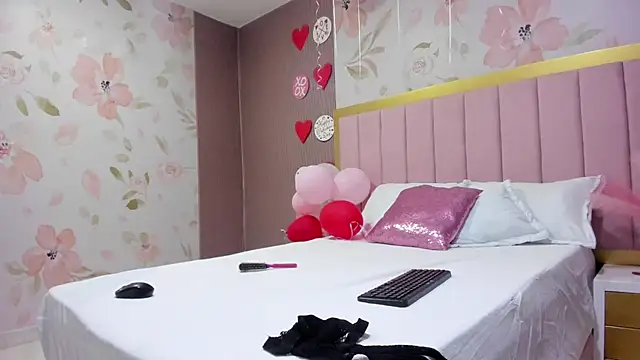 arietta skinny online show from March 1, 11:43 am