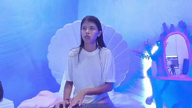 arietta skinny online show from November 24, 7:58 pm