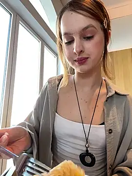 hani obsessed online show from February 4, 10:32 am