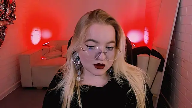 Snapshot of EllaPower chatting on November 15, 3:05 pm EllaPower online show from November 15, 3:05 pm