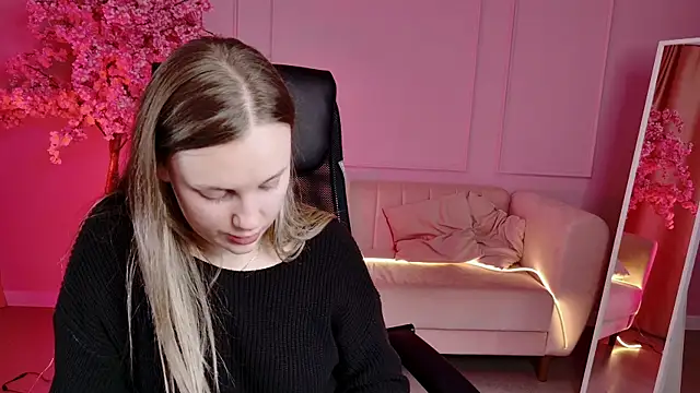 SandraLindsey online show from November 18, 11:46 am