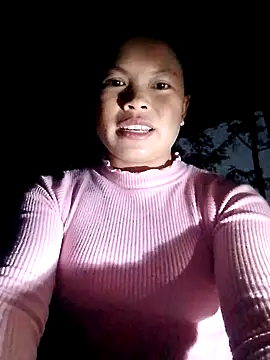 Snapshot of thien-nhien chatting on November 15, 10:52 am thien-nhien online show from November 15, 10:52 am