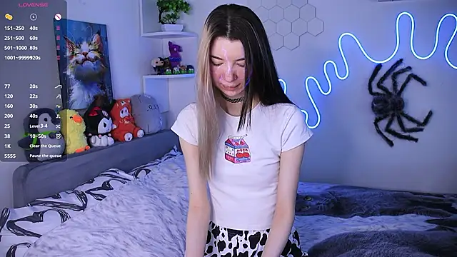 Emmie shy online show from February 8, 11:30 am