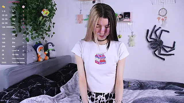 Emmie shy online show from December 17, 12:54 pm