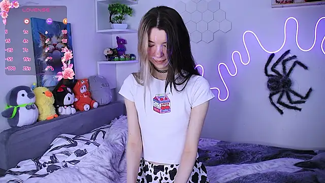 Emmie shy online show from February 11, 11:32 am