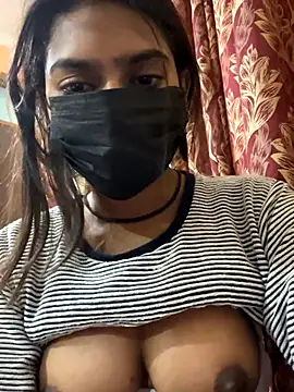 Snapshot of sexyayeshadesi chatting on November 29, 6:46 am sexyayeshadesi online show from November 29, 6:46 am