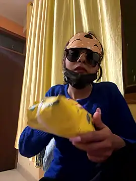 Snapshot of sexyayeshadesi chatting on January 10, 9:10 pm sexyayeshadesi online show from January 10, 9:10 pm