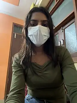 Snapshot of sexyayeshadesi chatting on February 21, 7:49 pm sexyayeshadesi online show from February 21, 7:49 pm