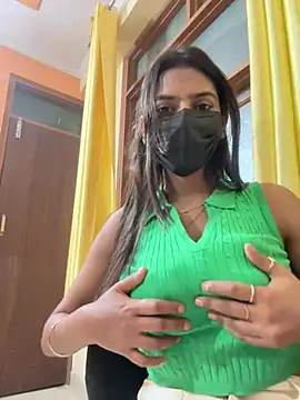 Snapshot of sexyayeshadesi chatting on February 10, 4:28 pm sexyayeshadesi online show from February 10, 4:28 pm