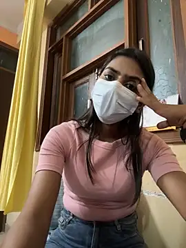 Snapshot of sexyayeshadesi chatting on February 22, 6:20 pm sexyayeshadesi online show from February 22, 6:20 pm