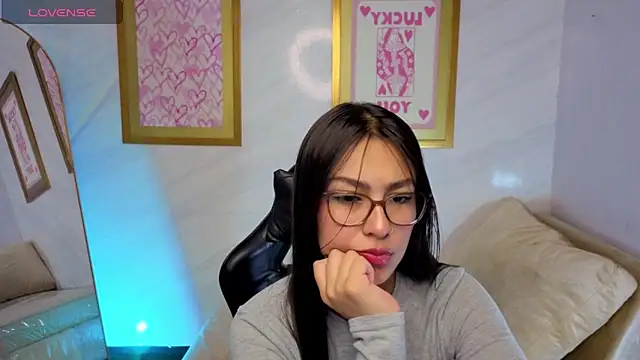 Maleja v  online show from November 26, 1:33 pm