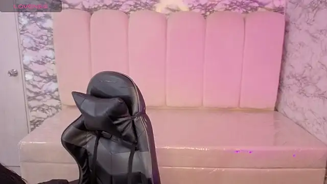 Maleja v  online show from December 3, 1:43 pm