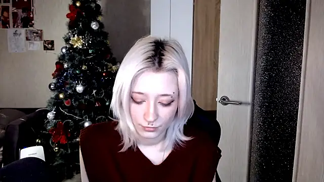 SophiaLur online show from January 10, 3:29 pm