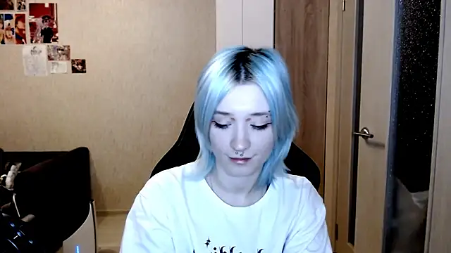 SophiaLur online show from November 17, 3:49 pm