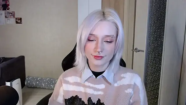 SophiaLur online show from December 2, 2:52 pm