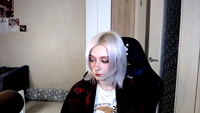 SophiaLur online show from December 4, 2:38 pm