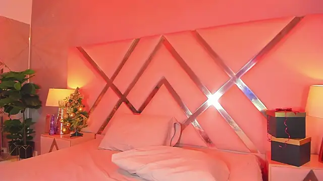 Samantha Bale online show from December 3, 11:53 am