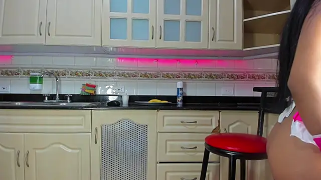 Samantha Bale online show from November 27, 12:05 pm