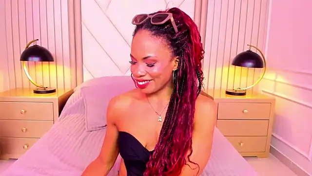 LailaDavidson online show from April 15, 12:10 pm