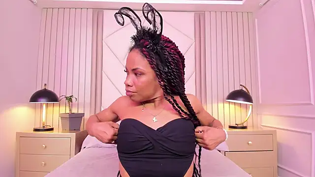 LailaDavidson online show from January 17, 12:20 pm