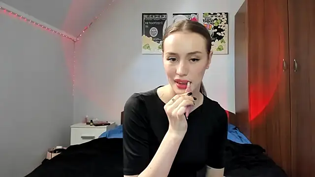 tinyglow online show from January 9, 8:27 pm