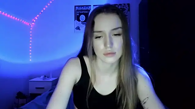 tinyglow online show from March 24, 10:21 pm