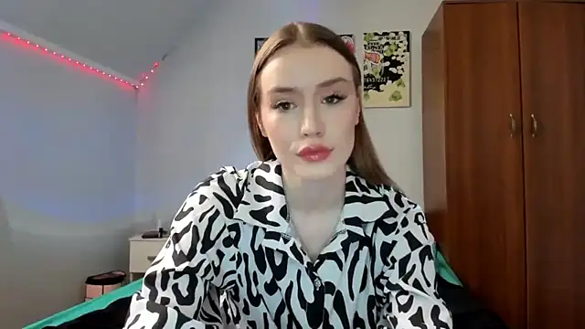 tinyglow online show from January 16, 8:57 pm