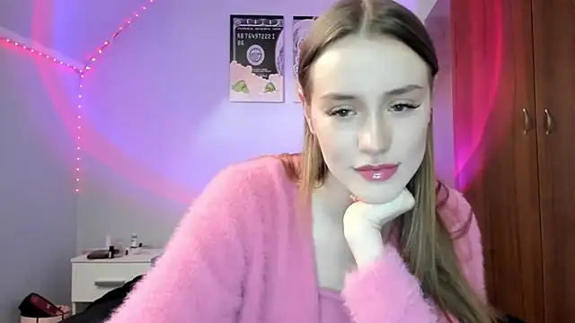 tinyglow online show from April 14, 9:42 pm