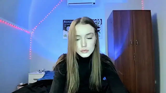 tinyglow online show from December 15, 2:28 am