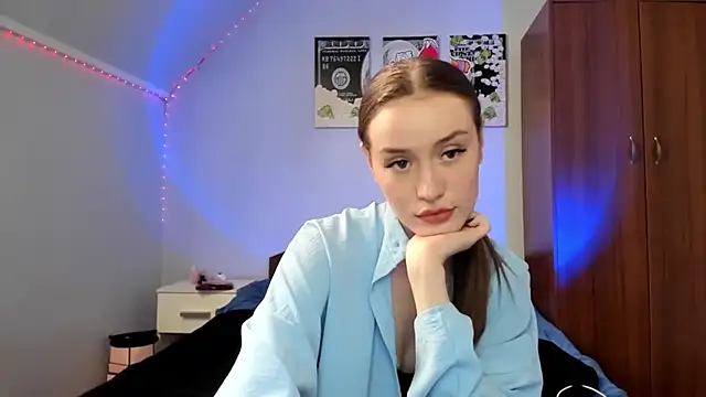 tinyglow online show from January 7, 7:02 am