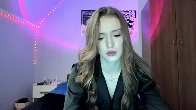 tinyglow online show from December 19, 7:22 am