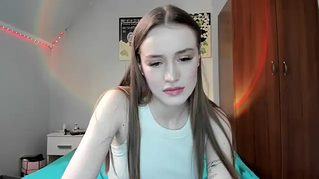 tinyglow online show from February 20, 11:50 pm