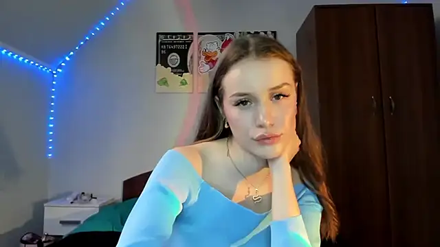 tinyglow online show from December 3, 4:50 pm