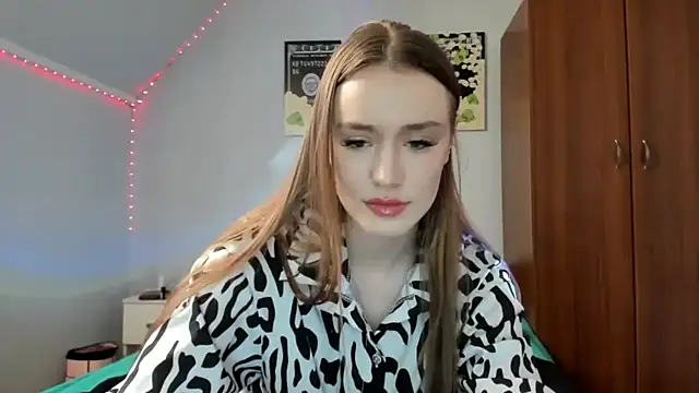 tinyglow online show from February 15, 4:06 pm