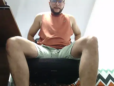 Snapshot of YourDreams17 chatting on November 21, 1:21 pm YourDreams17 online show from November 21, 1:21 pm