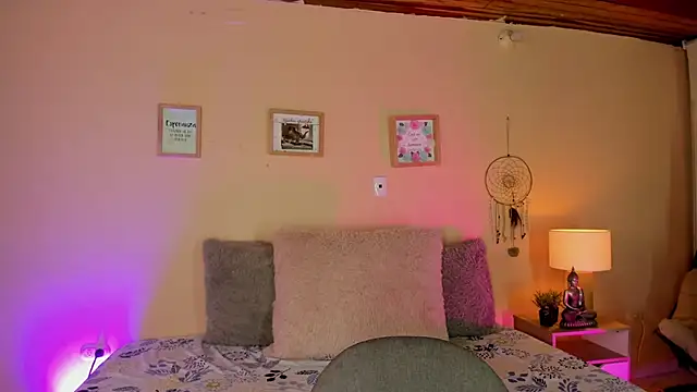 aghata jackson  online show from November 18, 2:53 pm