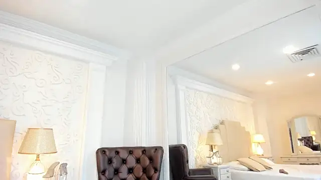 IvannaClaire online show from January 14, 1:15 pm