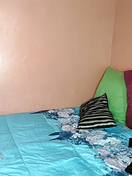 Snapshot of Naive618 chatting on April 10, 11:34 pm Naive618 online show from April 10, 11:34 pm