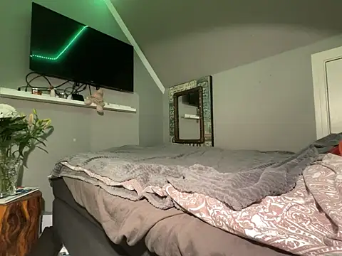 Lockig online show from March 26, 7:23 pm