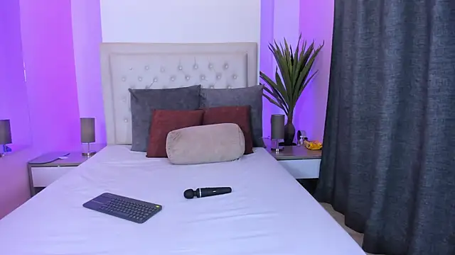 Snapshot of violeta_santanna chatting on June 21, 5:24 am violeta santanna online show from June 21, 5:24 am