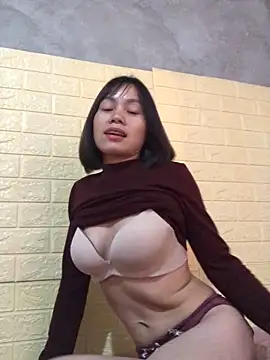 Trangbabylove online show from March 17, 5:10 am