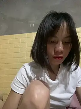 Trangbabylove online show from April 10, 1:18 pm