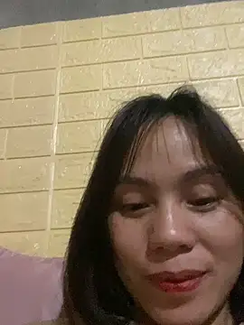 Trangbabylove online show from April 5, 5:08 pm