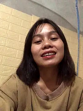 Trangbabylove online show from December 18, 6:12 pm