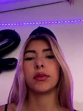 Snapshot of ZoeReeve chatting on November 15, 5:06 pm ZoeReeve online show from November 15, 5:06 pm