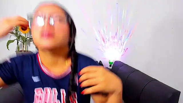 evelisse  online show from December 22, 3:50 am